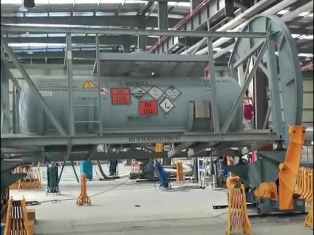 Large Automatic Turning Rolls ISO Tank Rotator 20ft 40ft Swap ISO Tank Container Rotation Machine