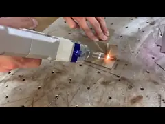 1500w 1000w 2000w Ручная лазерная сварочная машина Автоматический проволочный питатель Управляющий водитель video