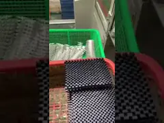 35 т вертикальная пластиковая инжекционная формовая машина для иглы и устройства для вытягивания video