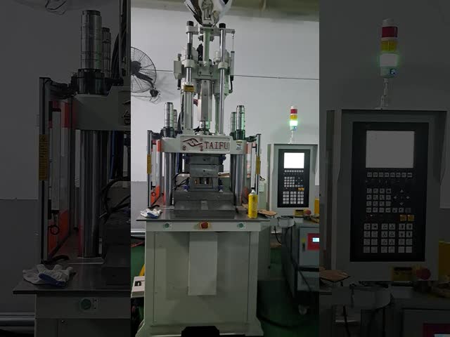 Máquina de moldagem por injecção vertical de 85 toneladas, com um único deslizamento para pinça de chassi