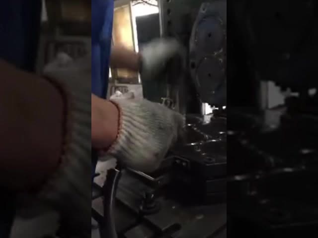 250トンのHF水力 vulkanisingマシンゴムオイルシール製造マシン