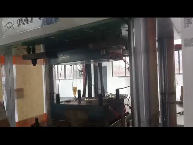 120Тн аппаратные ручки изготавливающие машины вертикальные пластиковые инжекционные литья машины видео