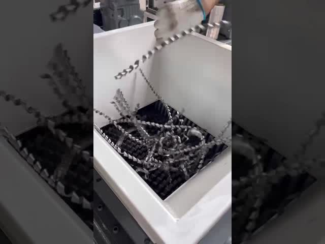 リサイクル廃棄物 コンピュータ ハードディスク シャッター マシン ダブルシャフト メタル クラッシング マシン
