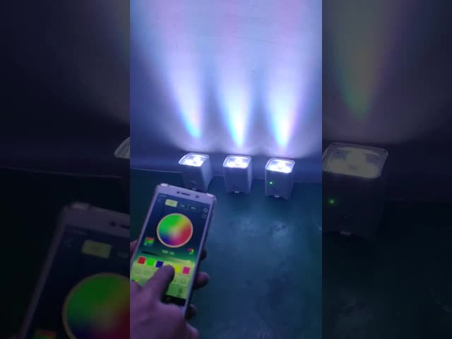 4X18W 6In1 バッテリー電源アップライト PAR LED 防水 IP22