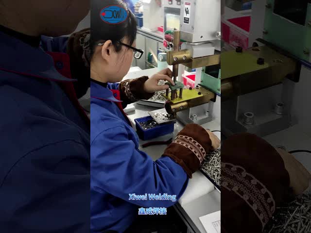 抵抗 ステンレス鋼 スポット ウェルダー テーブル 電子コンポーネント ウェルディング マシン ビデオ