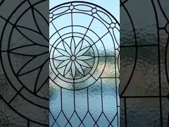 Церковное стекло индивидуального размера Круглое традиционное витражное окно для наружного использования для виллы video