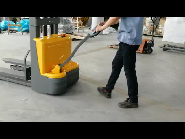 パレットウォーキースタッカー 電動 1.2 トン 2 メートル クリティスコントローラ 産業ウォーキースタッカー