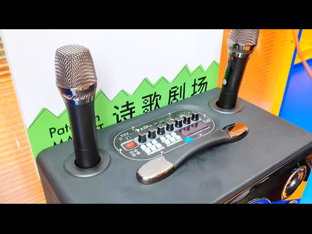 素晴らしい木製ギターアンプバンド ジャズ・ブルース 声優が強調