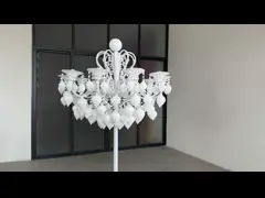 Schöne Hochzeitsschmuck weißer Kronleuchter