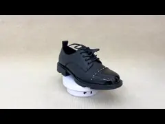 Sportschuhe mit Spitze