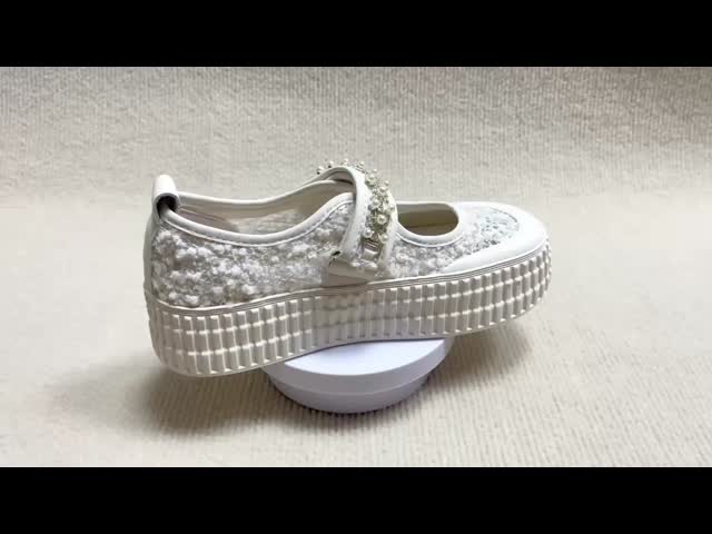 Women fashion sport shoes with pearl on surface for causal use in summer OEM