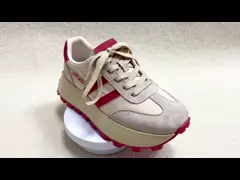 Женская спортивная обувь из кожаной платформы с красными блоками video