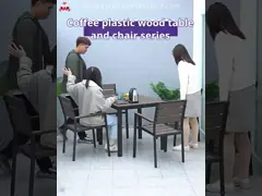 Чайный перерыв / время кофе / еда Пластиковые деревянные столовые на открытом воздухе video