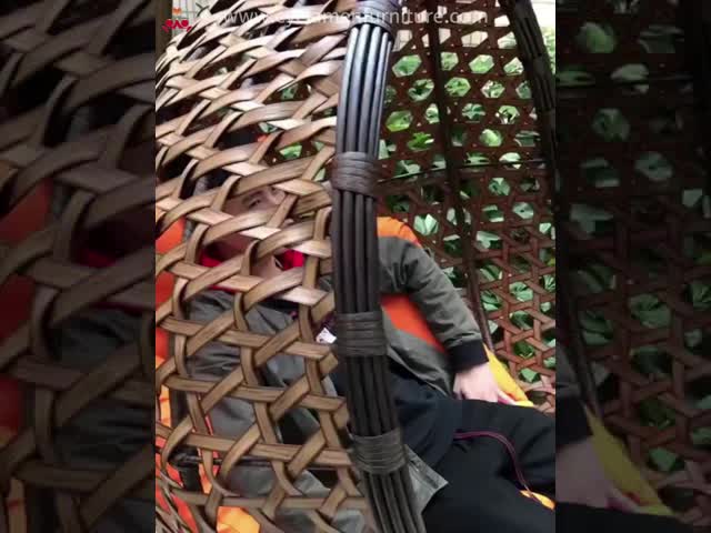 Cabon Steel Frame Outdoor Single Seat Garden Swing Chair OEM (одноместный садовый качелистый стул) видео