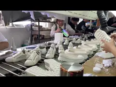 Женские кожаные обувь, легко дышащие, мягкие и высокие. video