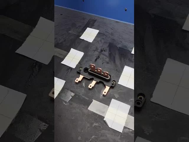 Система управления сенсорным экраном ПЛС Машина для распределения эпоксидных наклейки для художественной смолы видео