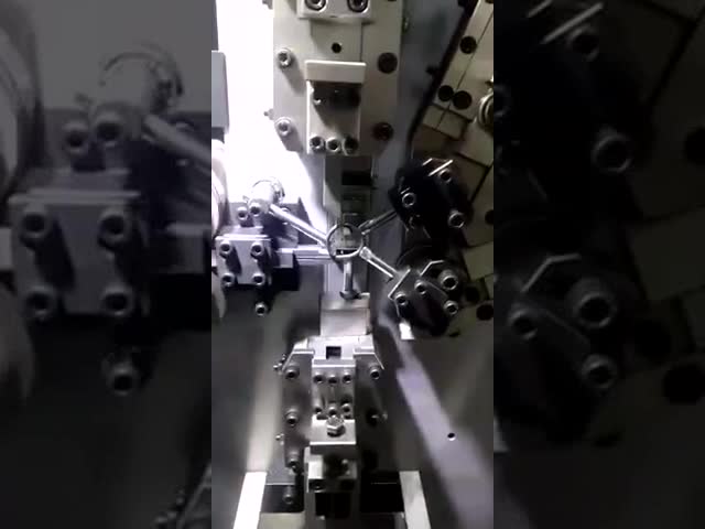 High Speed Automatic Wire Forming Machine With 550pcs / Min Production Speed