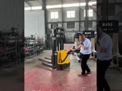 Полноэлектрический Walkie Stacker подъем 4000 мм 4500 мм нагрузка 1,6 тонны с ночным светом и рогом video