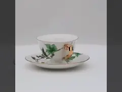 كؤوس القهوة والشاي والصوص