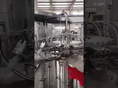 Автоматическая бутылочная машина для упаковки чистой воды вращающаяся три в одном video