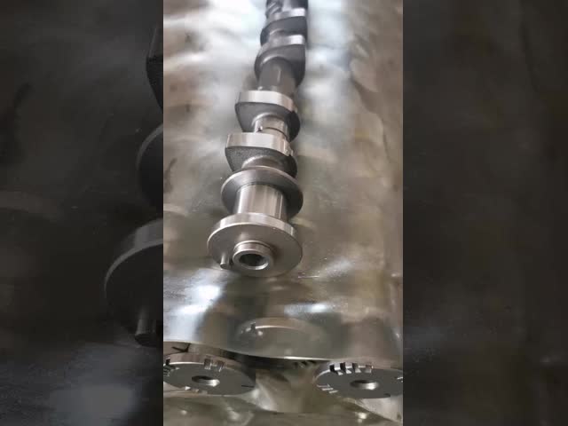 QR25 QR20 Engine Camshaft For Nissan Altima Serena Murano X-Trail Presage