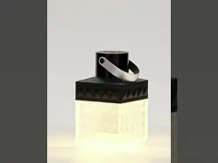 IPX4 étanche à l'eau Lumière chaude Lumières de camping extérieures 5,5 x 3,5 x 2 pouces 0,5 livres