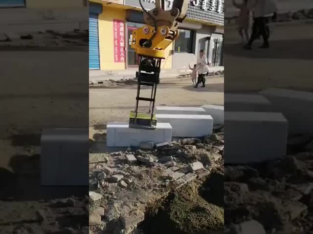 Customized Kerb Stone Clamp For Digging Machines 5-10 Tons Excavator