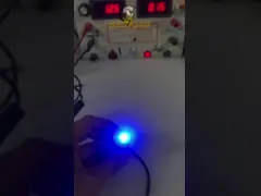 Lumières de projecteur de moto de couleur bleue blanche rouge