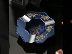 130*130MM Полированный Никелевый и Сливки Смертельное Синий Цвет Переносной Пепельницы на заказ С бархатным дном video