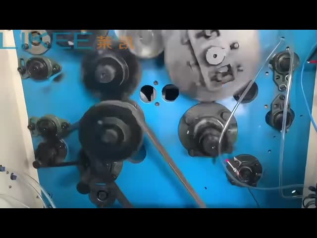 Машина для свертывания фольги в форме V для непрерывной резки алюминиевой фольги видео