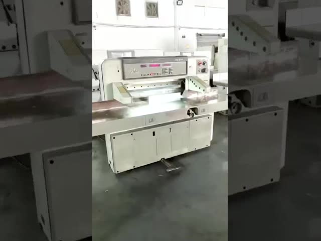 660mm 920mm 1150mm プリントにおけるシート切削用のポーラーギロチン紙切断機