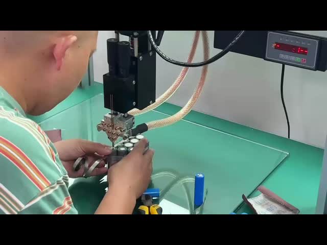 18650 21700 Аккумуляторный блок с ручным ножным переключателем Аккумуляторная плата для точечной сварки видео