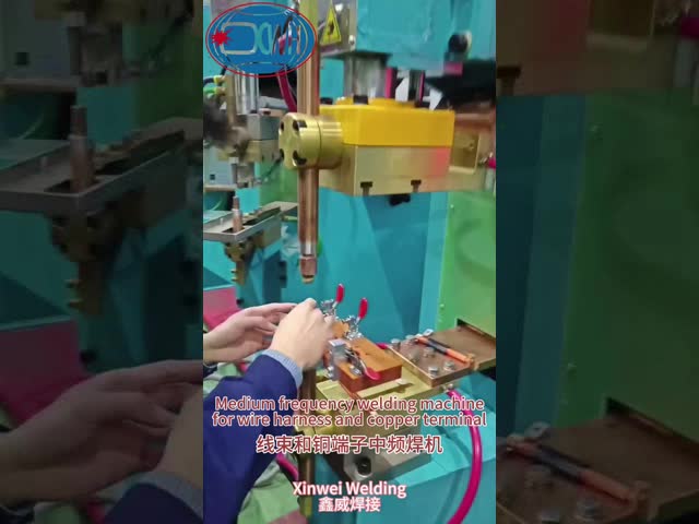 Гальванизированный сварочный аппарат проекции стали, сварщик пятна стержня 100KVA видео