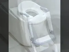 Твердое изображение Детская ванна Лестница Туалетный стул с мягкой подушкой video