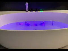 Светодиодная массажная ванна с озоновой стерилизацией и инфракрасной терапией video