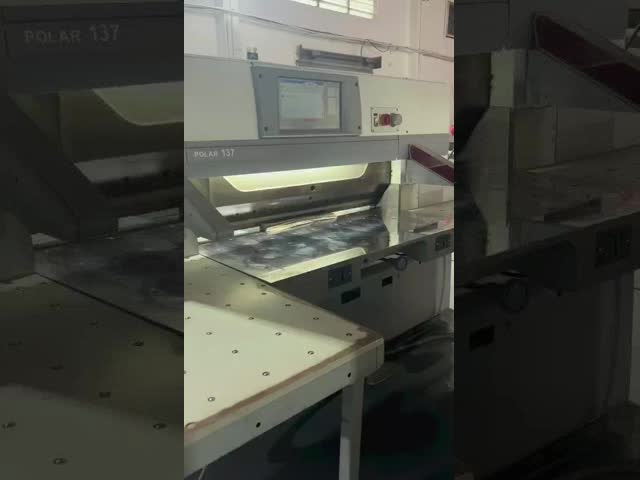 Long Service Life Polar 137 Colorful Guillotine Cutting Machine For Manufacturing Plant