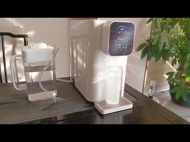 A máquina de água quente regula o estômago e os intestinos