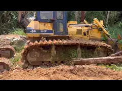 Бульдозер Komatsu D60P имеет отличную прочность, гибкость и высокое качество video