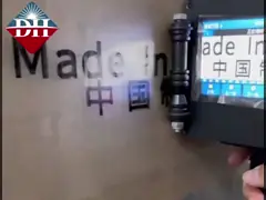 5cm 印刷高さ 2つのノズル 携帯型ハンドヘルドプリンター 塗装された金属箱 無制限保存 video