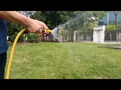 Распылительная насадка из пластикового садового шланга с простым соединением Quick Click video