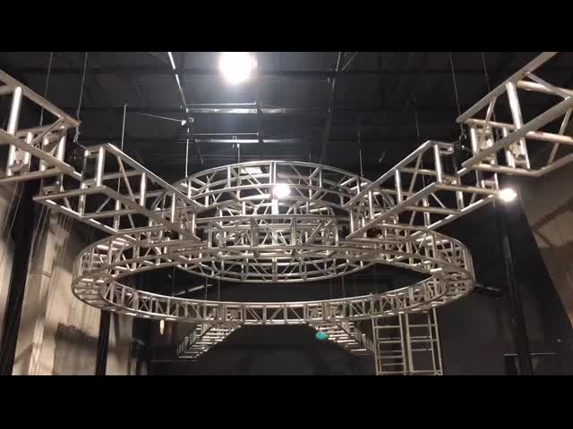 Customized Aluminum Square Lighting Truss Rotating And Lifting DJ Truss For Club