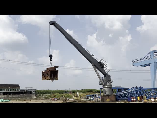 20T 17M Unic Stiff Boom Marine Hydraulic Crane Robust Lifting Capacity