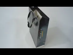 Напечатанные сумки черного окна подарка бумажных хозяйственных сумок упаковывая с ручками оптом video