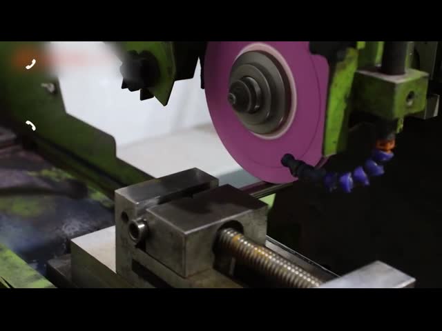 Беспроводный водяной флоссер для полости рта IPX7 водонепроницаемый Уход за полостью рта 300 мл Чистильщик зубов видео