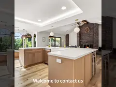 Современный кухонный дизайн 2023 деревянный остров со стеклянной крышей и фанерой video