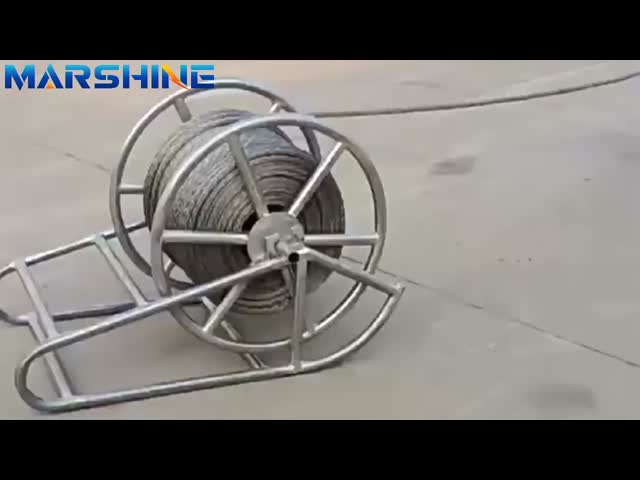Equipamento de fixação de tubos de arame elétrico