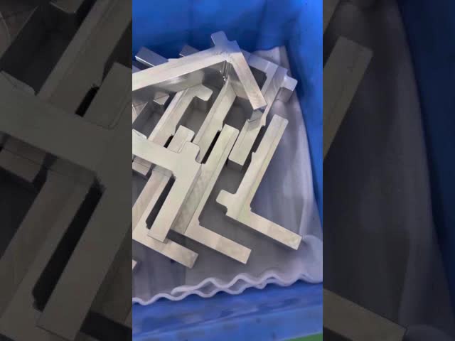 Customized Aluminium CNC Machining Parts with CNC Metal Process and Deburring