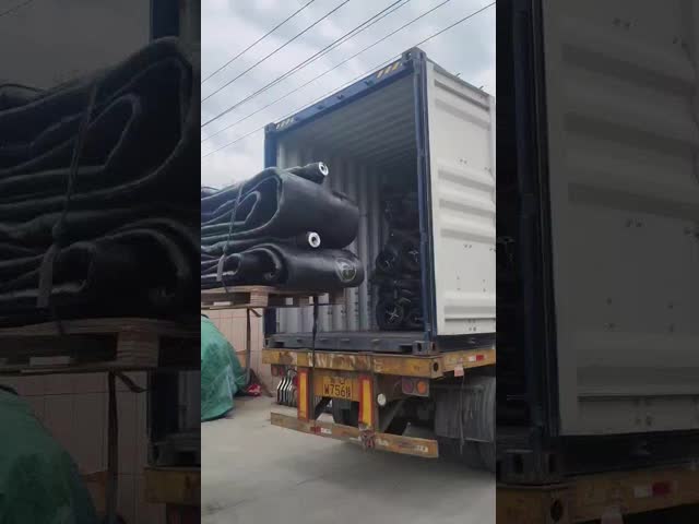 超重用天然ゴム内層のガムフェンダー