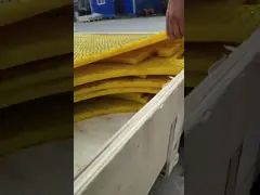 Meja Rotary Customized Anti-Slip Mat Ukuran 2100X1600 MM Bahan PU Warna Kuning Dengan Kuku Baja