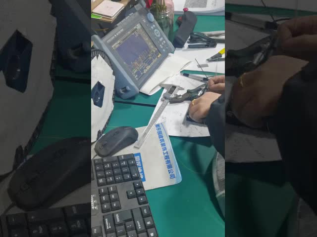 LSZH 内蓋材料 室内光ファイバーケーブル 速度データ転送 1〜24コア構成